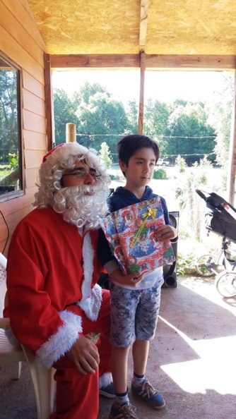 Viejito Pascuero inicia entrega de regalos en Pinto 16-12-2019 (165).jpg