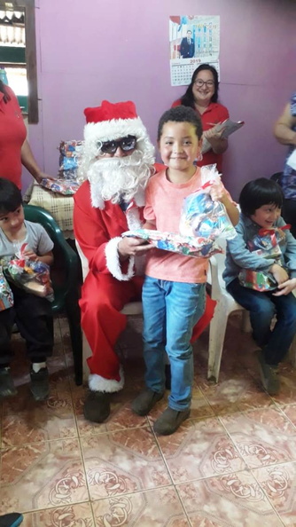 Viejito Pascuero inicia entrega de regalos en Pinto 16-12-2019 (173)