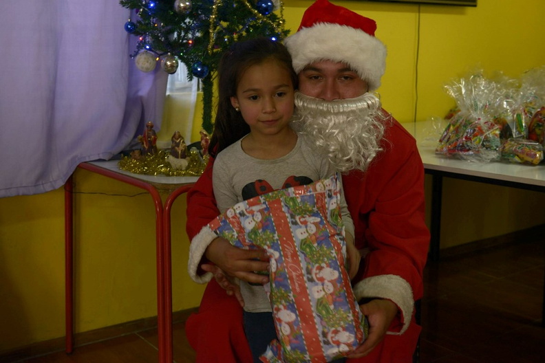Viejito Pascuero inicia entrega de regalos en Pinto 16-12-2019 (184)