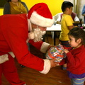 Viejito Pascuero inicia entrega de regalos en Pinto 16-12-2019 (192)