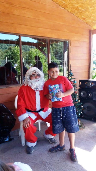 Viejito Pascuero inicia entrega de regalos en Pinto 16-12-2019 (218)