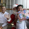 Viejito Pascuero continúa entrega de regalos en Pinto 18-12-2019 (6)