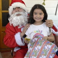 Viejito Pascuero continúa entrega de regalos en Pinto 18-12-2019 (73)
