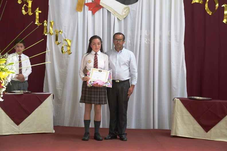 Licenciatura de 8° Básico de la Escuela Puerta de la Cordillera 18-12-2019 (3).jpg