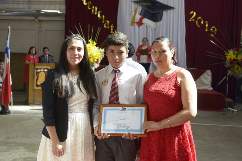 Licenciatura de 8° Básico de la Escuela Puerta de la Cordillera 18-12-2019 (22).jpg