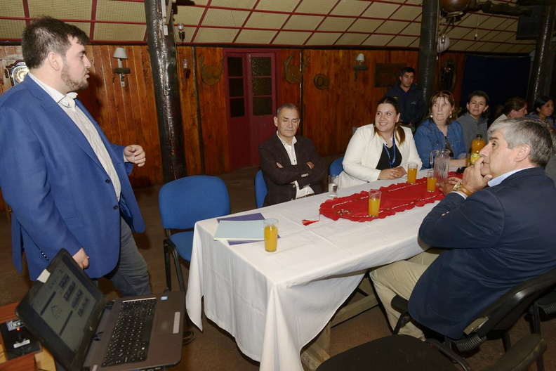 Oficinas OMIL Red Ñuble Cordillera hacen reconocimiento a sus Alcaldes 18-12-2019 (3).jpg