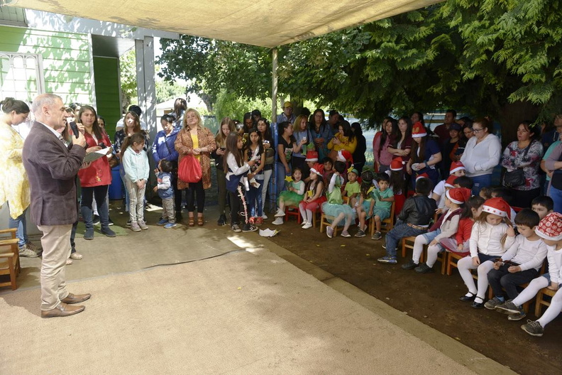 Celebración Navideña en el jardín infantil Petetin 20-12-2019 (5).jpg