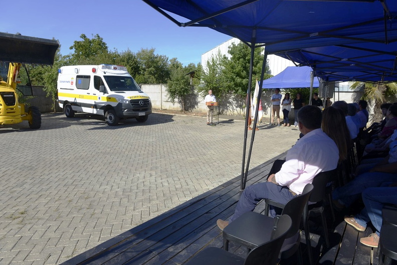 Nueva Retroexcavadora y Ambulancia 4X4 para la comuna de Pinto 09-03-2020 (64)