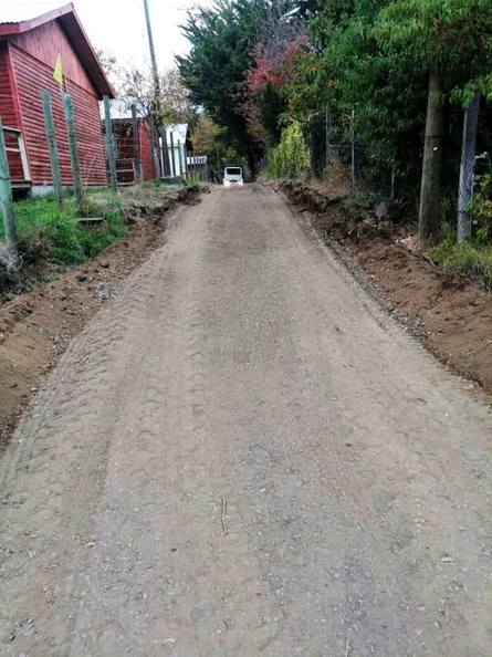 Equipo municipal continúa con la reparación de caminos en Pinto 22-05-2020 (4)