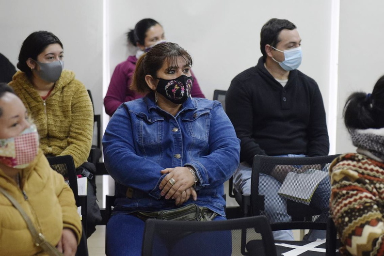 Seremi de Salud capacita a vecinos(as) Feriantes sobre los cuidados en Pandemia 09-09-2020 (9).jpg