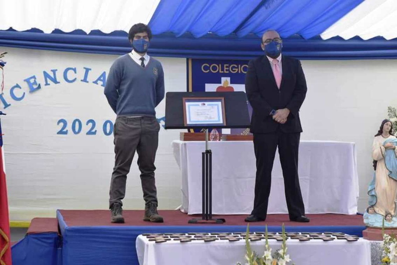 Ceremonia de licenciamiento de cuartos medios del Colegio Francisco de Asís 18-12-2020 (15).jpg