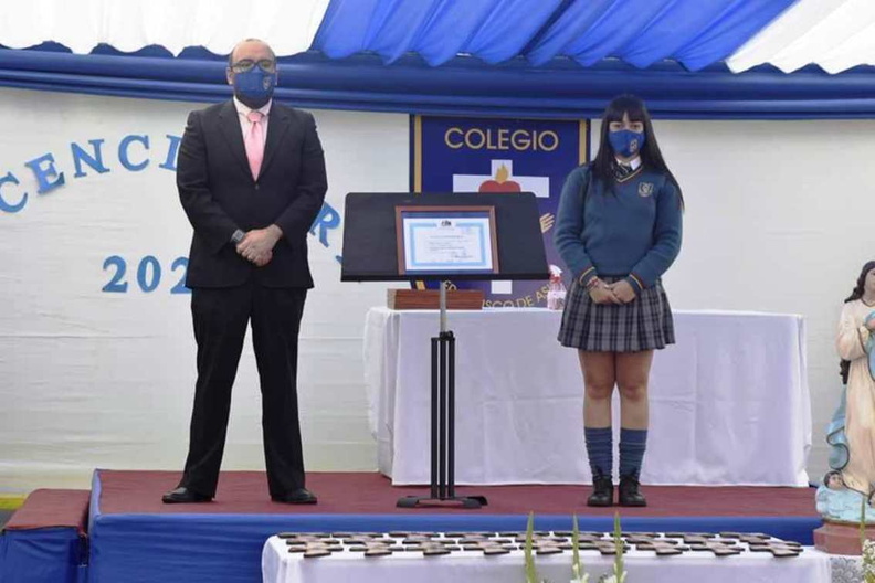 Ceremonia de licenciamiento de cuartos medios del Colegio Francisco de Asís 18-12-2020 (42)