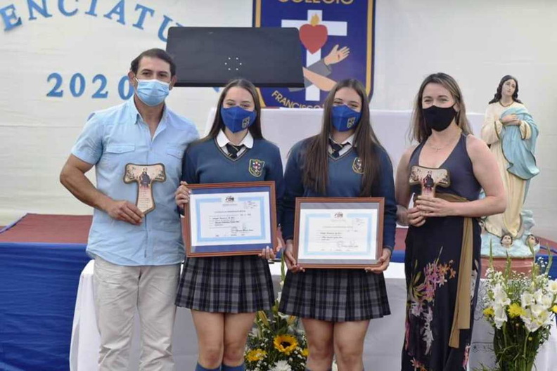 Ceremonia de licenciamiento de cuartos medios del Colegio Francisco de Asís 18-12-2020 (50).jpg