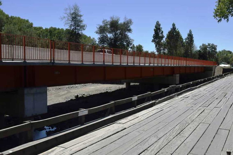 Autoridades y la comunidad trabajaran por mantener el antiguo Puente Pinto - Coihueco 06-01-2021 (9)