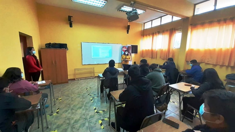 Talleres ¨El trabajo de buscar trabajo¨ fueron realizados en el Liceo Bicentenario Manuel Pinto Arias 07-10-2021 (2)
