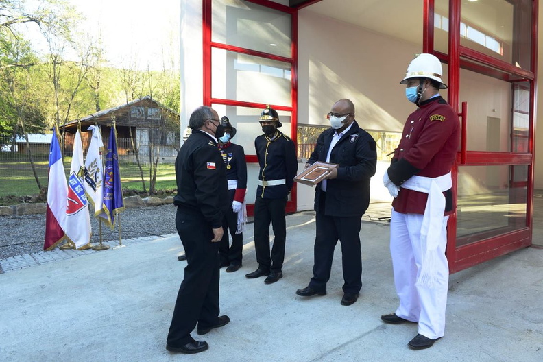 Inauguración oficial del nuevo Cuartel de la segunda compañía de Bomberos de Los Lleuques 08-10-2021 (56).jpg