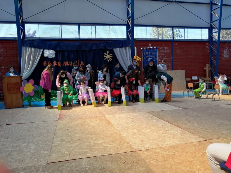 Entrega de RINJU a niñosas de pre kínder fue realizada en la escuela José Toha Soldevila de Recinto 27-10-2021 (2)