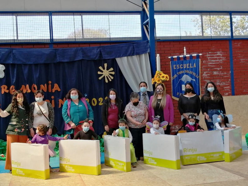 Entrega de RINJU a niñosas de pre kínder fue realizada en la escuela José Toha Soldevila de Recinto 27-10-2021 (3).jpg