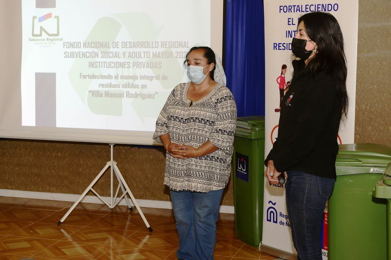 FNDR subvención social y adulto mayor 2021 “Fortaleciendo el manejo integral de residuos sólidos en la Villa Manuel Rodríguez” 05-11-2021 (6).jpg