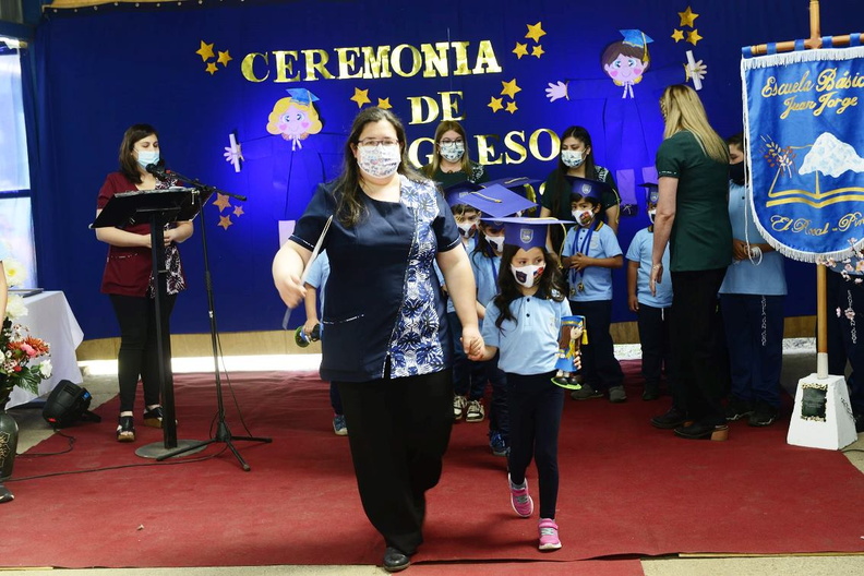 Celebración de egreso de niños y niñas de la Escuela Juan Jorge de El Rosal 14-12-2021-2 (20)