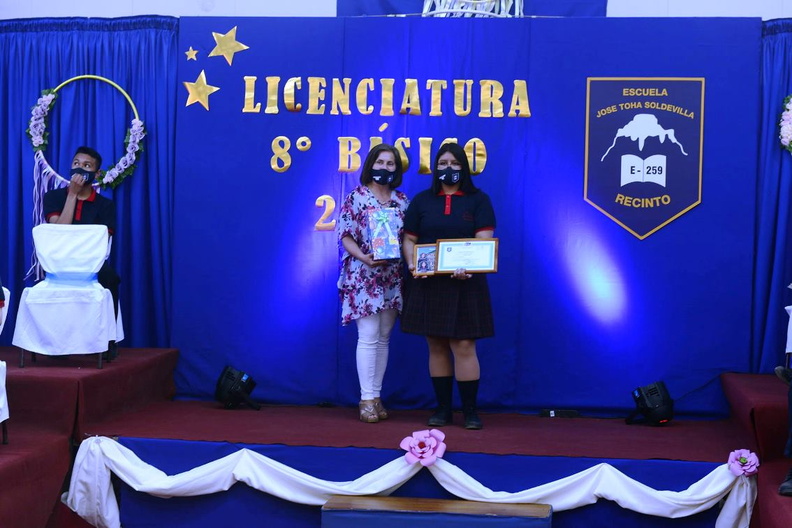 Licenciatura de Octavo Básico en la Escuela José Toha Soldevila 16-12-2021-2 (21)