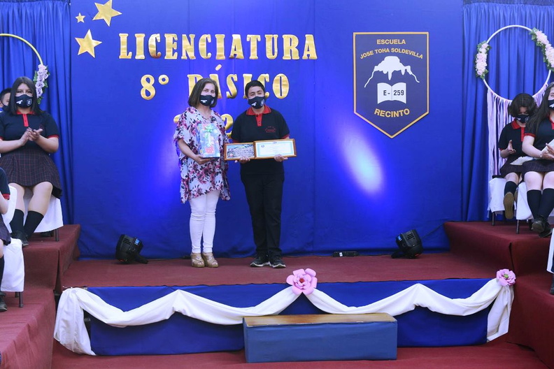 Licenciatura de Octavo Básico en la Escuela José Toha Soldevila 16-12-2021-2 (29).jpg