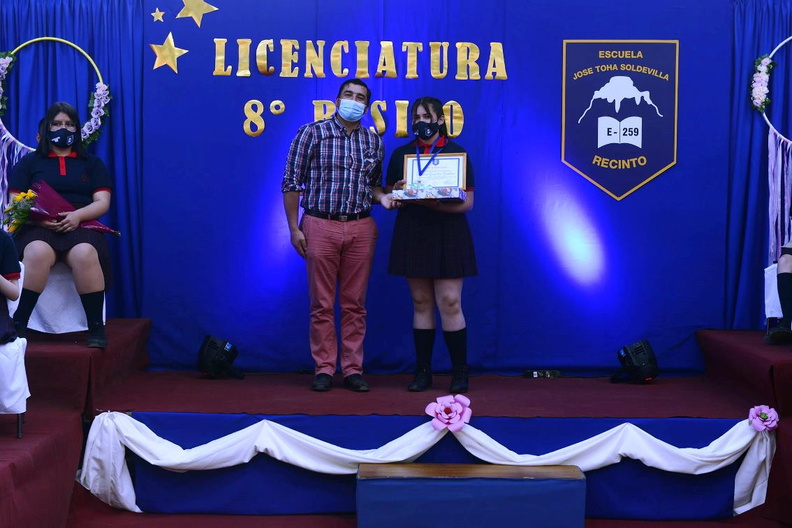 Licenciatura de Octavo Básico en la Escuela José Toha Soldevila 16-12-2021-2 (110).jpg