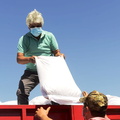 Entrega de 1.225 sacos de pellets de alfalfa para el ganado de 49 agricultores 26-01-2022-2 (1)