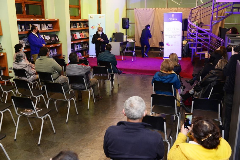 2 Obras teatrales fueron presentadas en la Biblioteca Municipal de Pinto 20-04-2022 (10)