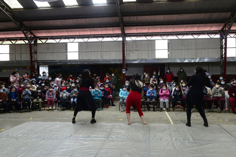 Intervención artística Circense fue realizada en la escuela Puerta de la Cordillera 25-04-2022 (25)