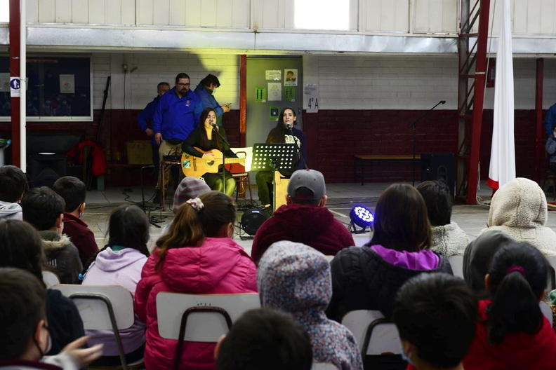 Intervención artística Circense fue realizada en la escuela Puerta de la Cordillera 25-04-2022 (36)