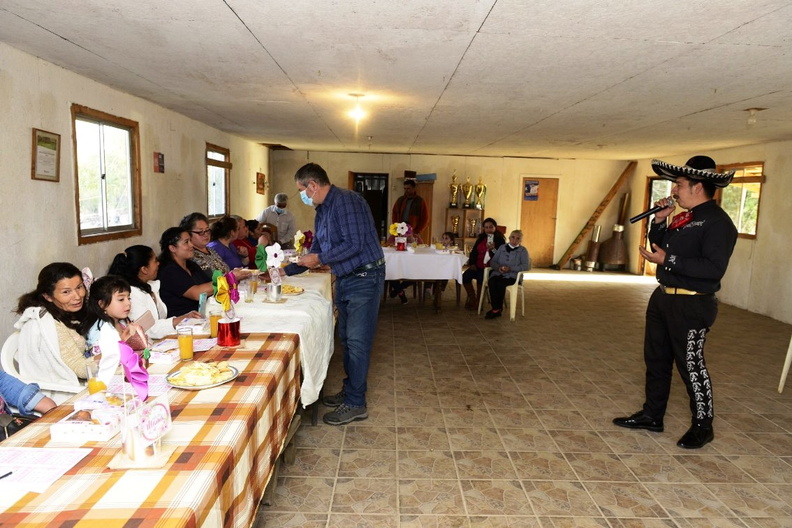 Celebración Día de la Madre en Tejería Lluanco 09-05-2022 (13).jpg