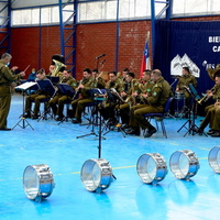 Banda escolar de Recinto y la Banda Instrumental de Suboficiales de Carabineros se presentaron en la escuela José Toha Soldevila