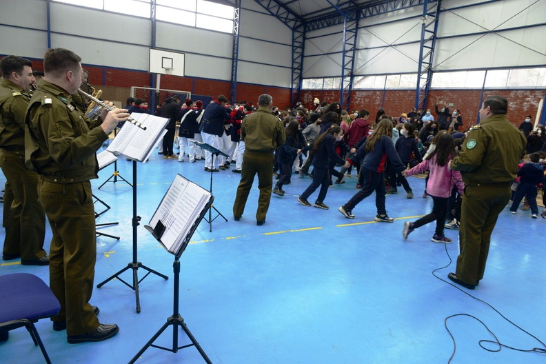 Banda escolar de Recinto y la Banda Instrumental de Suboficiales de Carabineros se presentaron en la escuela José Toha Soldevila 05-09-2022 (48)