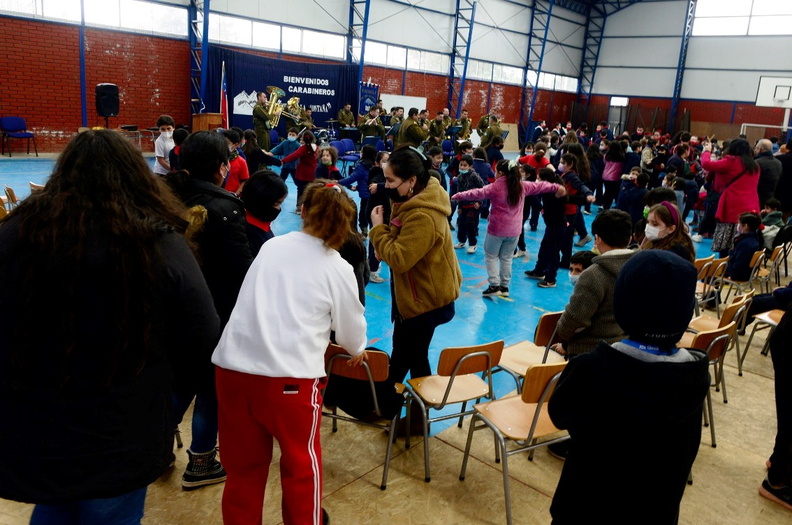 Banda escolar de Recinto y la Banda Instrumental de Suboficiales de Carabineros se presentaron en la escuela José Toha Soldevila 05-09-2022 (54)