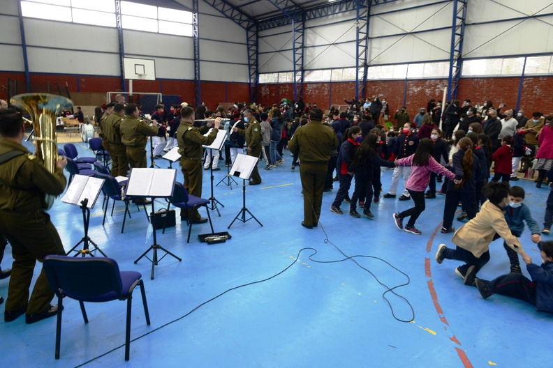 Banda escolar de Recinto y la Banda Instrumental de Suboficiales de Carabineros se presentaron en la escuela José Toha Soldevila 05-09-2022 (58)