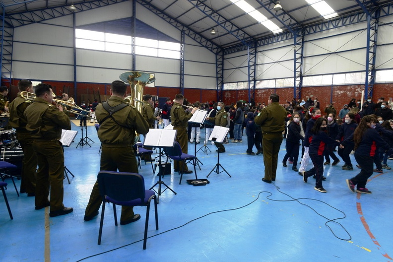 Banda escolar de Recinto y la Banda Instrumental de Suboficiales de Carabineros se presentaron en la escuela José Toha Soldevila 05-09-2022 (59)