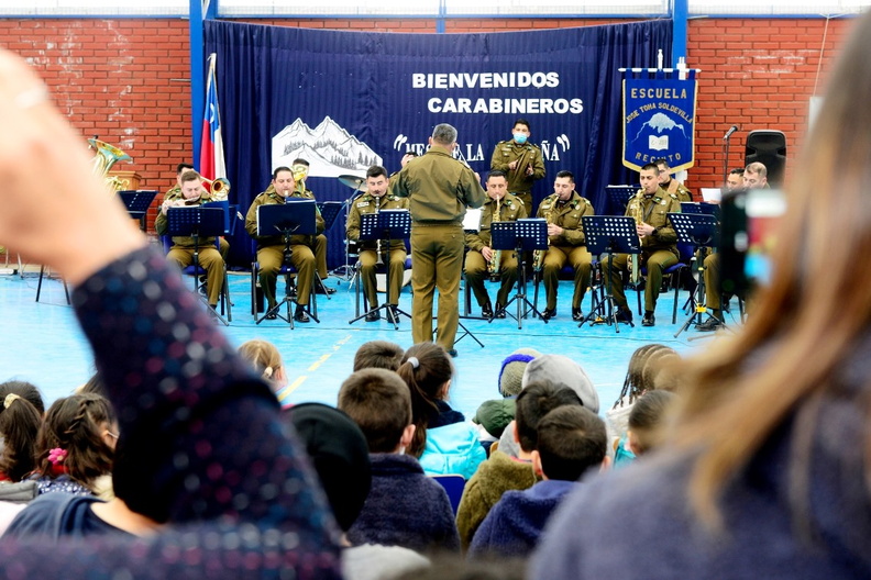 Banda escolar de Recinto y la Banda Instrumental de Suboficiales de Carabineros se presentaron en la escuela José Toha Soldevila 05-09-2022 (76)