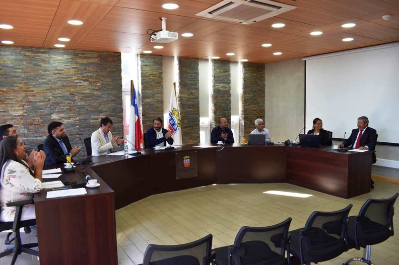Presentación y juramento del nuevo Concejal Jorge Parada Navarrete 14-02-2023 (4).jpg