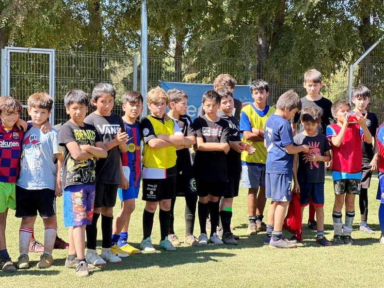 Encuentros deportivos realizados por las escuelas de fútbol de niños y niñas de Pinto 25-03-2023 (3).jpg