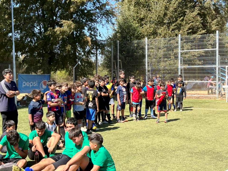 Encuentros deportivos realizados por las escuelas de fútbol de niños y niñas de Pinto 25-03-2023 (22).jpg