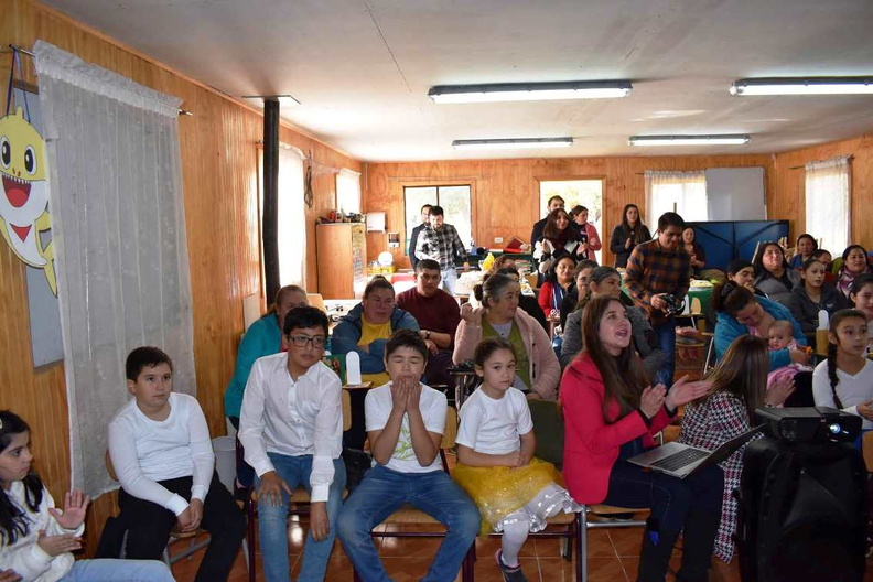Oficina Local de la Infancia junto a Chile Crece Contigo celebraron a las mamitas de la Escuela Santa Eduviges 12-05-2023 (11).jpg