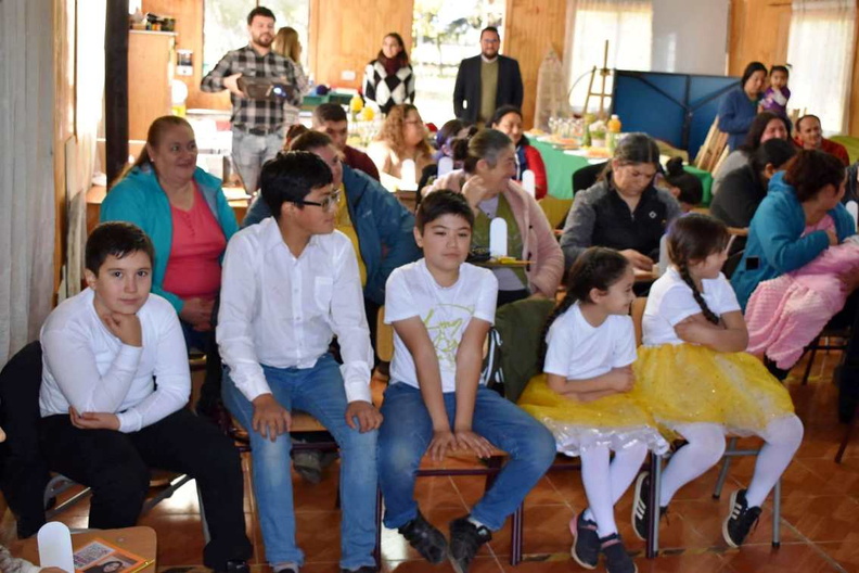 Oficina Local de la Infancia junto a Chile Crece Contigo celebraron a las mamitas de la Escuela Santa Eduviges 12-05-2023 (24).jpg