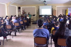 Alcalde visitó el colegio Francisco de Asís donde funcionarios de Senda realizan conversatorio comunal de prevención