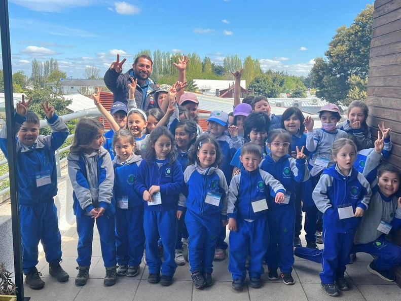 Estudiantes de la Escuela Javier Jarpa Sotomayor visitan el municipio 10-10-2023 (15).jpg