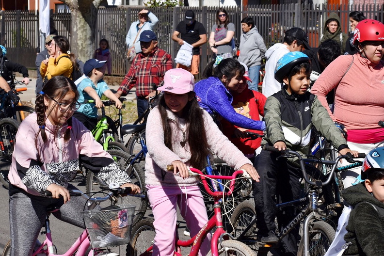 Cicletada Familiar organizada por la Escuela Puerta de la Cordillera 16-10-2023 (3).jpg