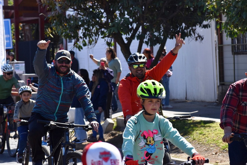 Cicletada Familiar organizada por la Escuela Puerta de la Cordillera 16-10-2023 (26)