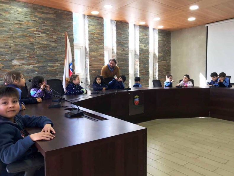 Municipio recibió a los niños y niñas del establecimiento educacional Juan Jorge 02-11-2023 (5).jpg