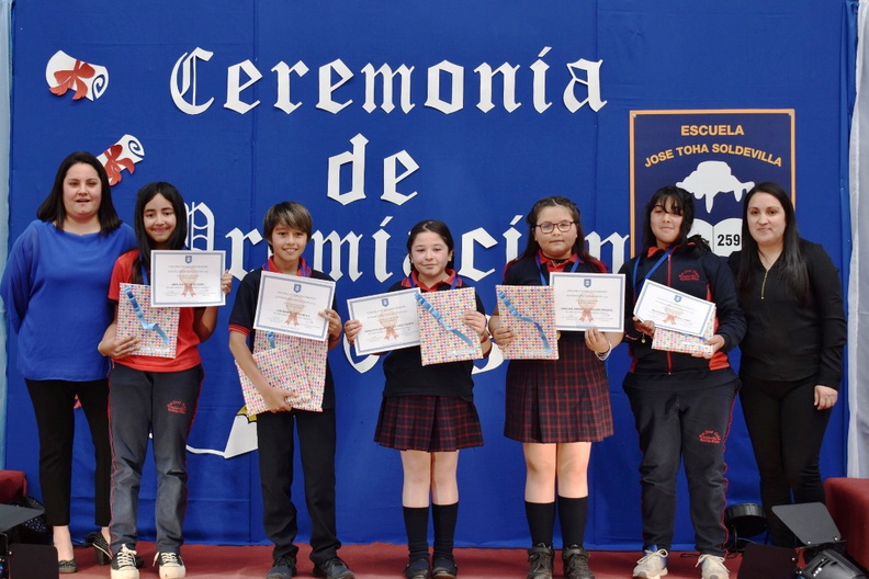 Ceremonia de Premiación alumnos y alumnas Escuela José Tohá Soldevila 20-12-2023 (2).jpg
