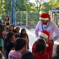 Visita del viejito Pascuero en la Escuela Los Lleuques 13-12-2023 (12)